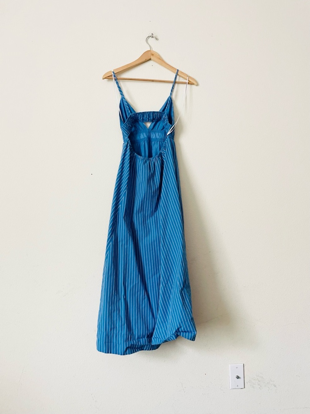 Aritzia Babaton SMALL Encourage Poplin Aline midi dress in blue striped - Picture 7 of 10